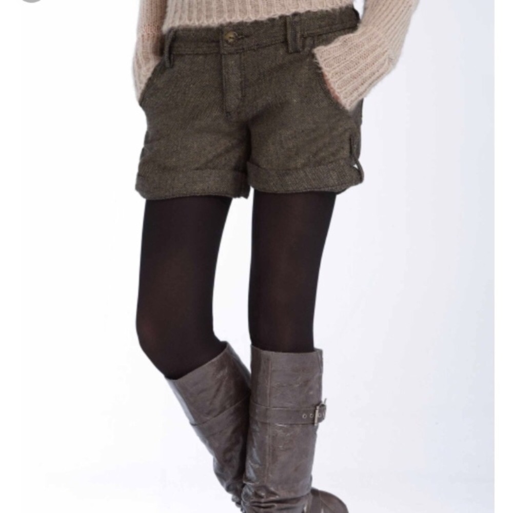 Tweed cuffed shorts!